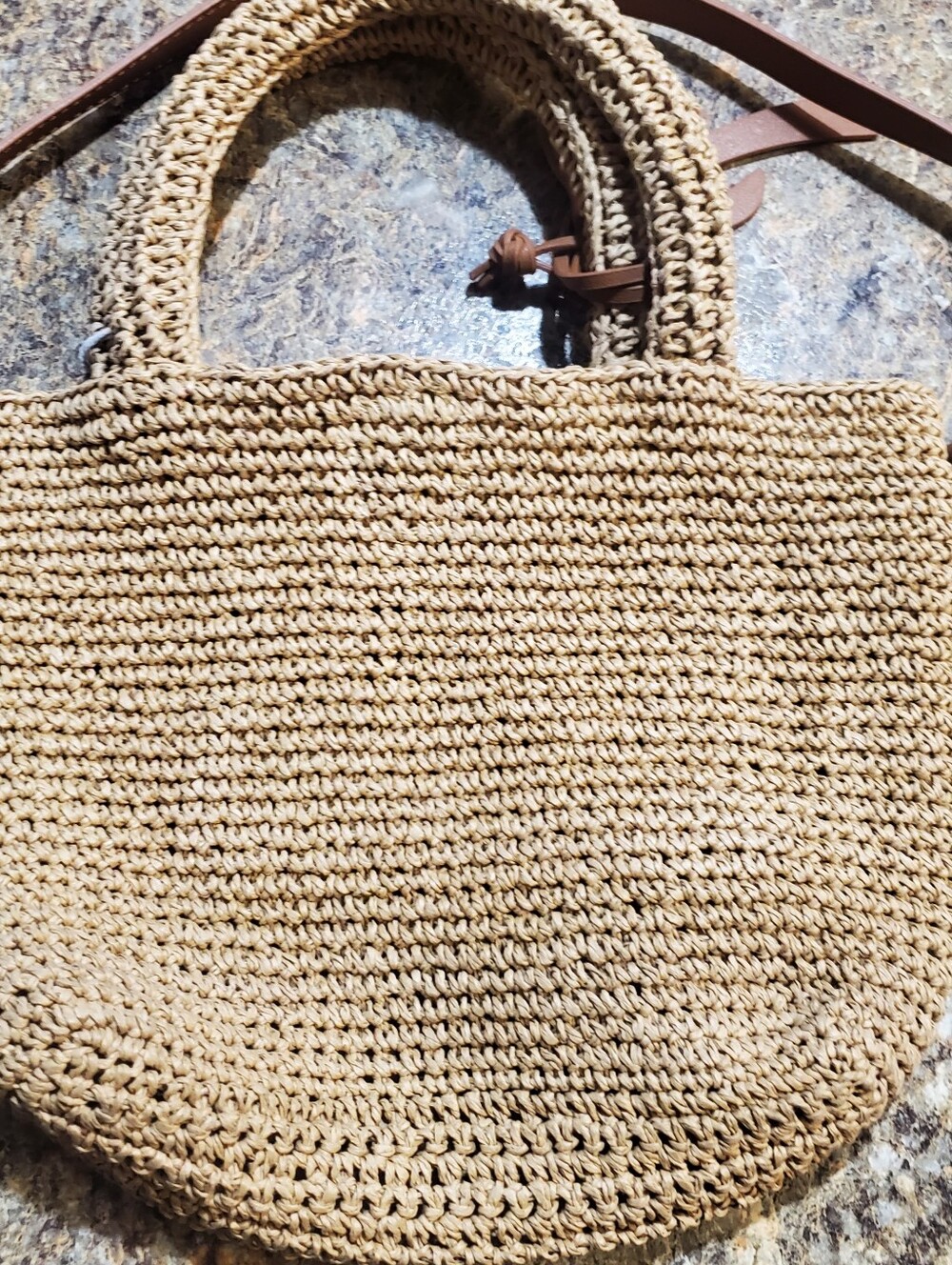 HAUTE HIPPIE NWT WOVEN STRAW CROSSBODY SHOULDER. PALM LEAF CHARM. BEACHY - Picture 4 of 6